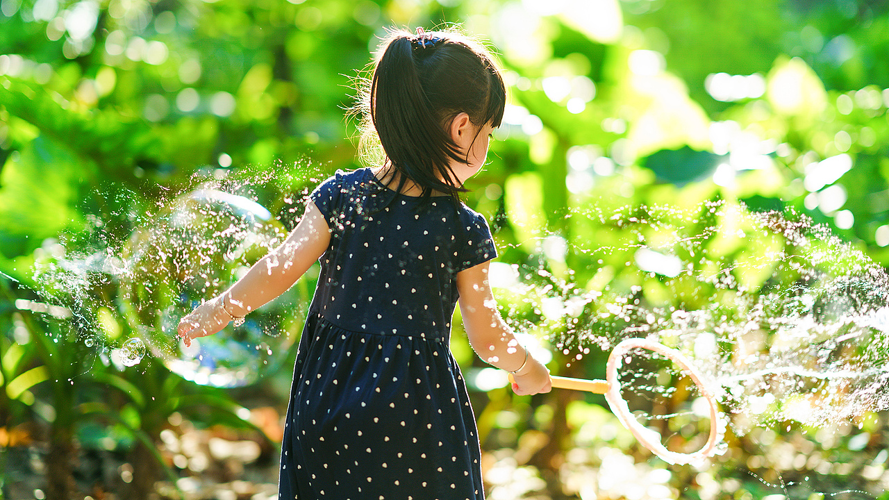 泡泡破碎的瞬间