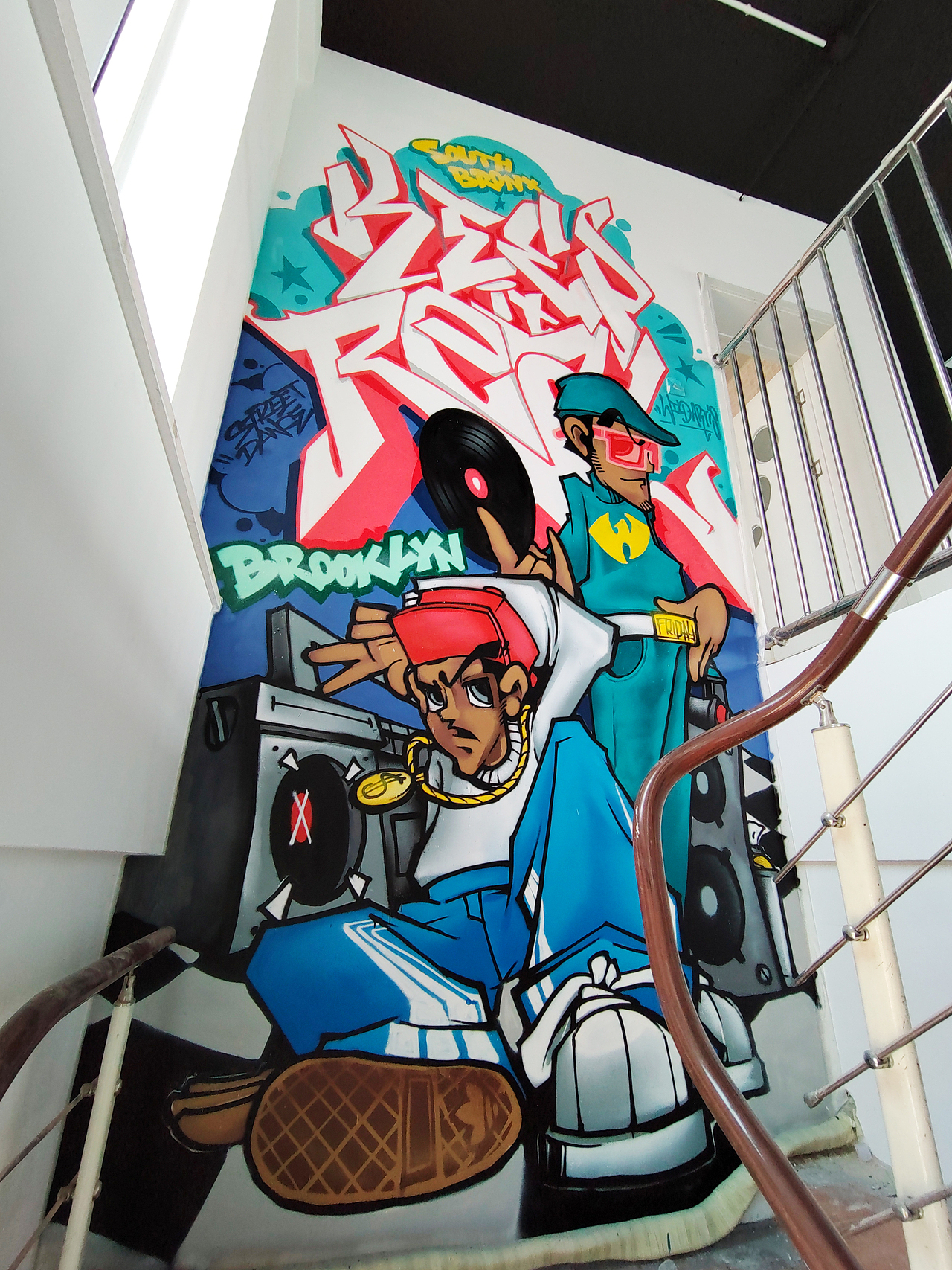 亚文化中的街头涂鸦风格所蕴含的都市色彩