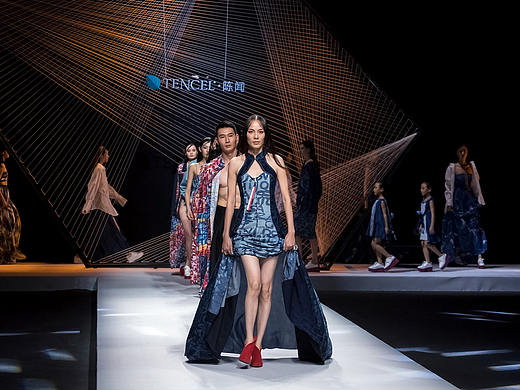 著名服装设计师陈闻2017年服装展