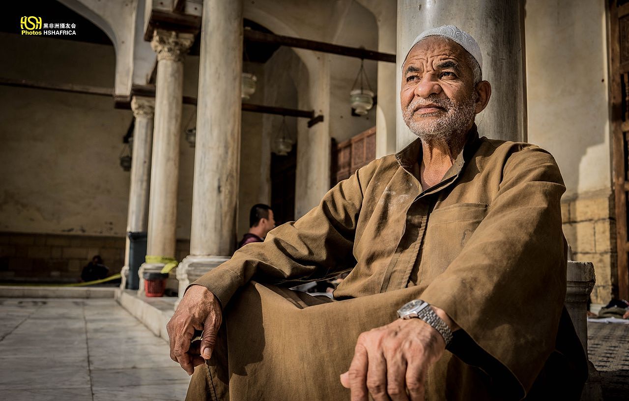 清真寺里的长者。