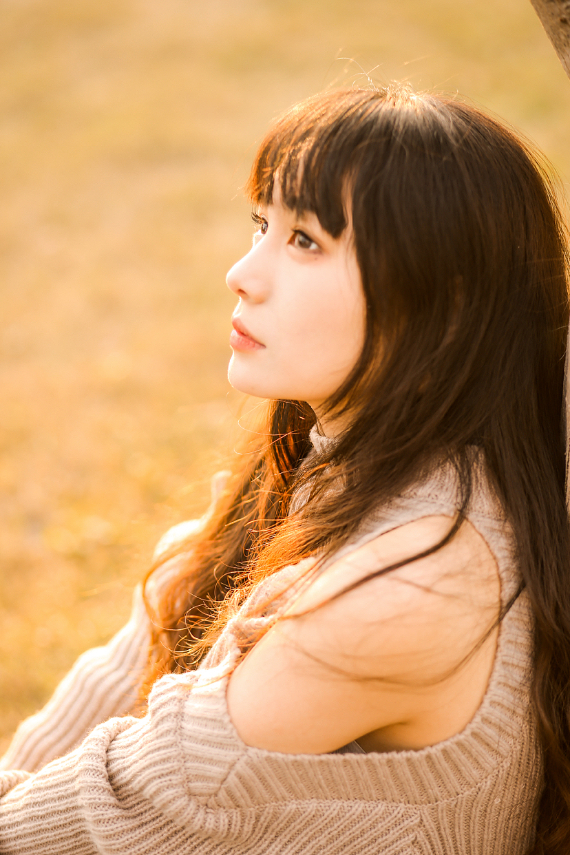 秋日女生写真｜秋日的第一片落叶🍂