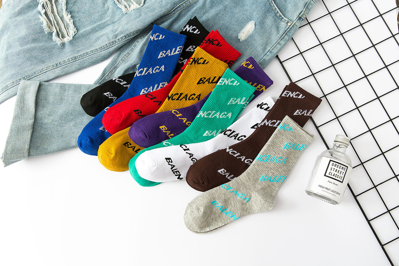 2019春夏女潮袜INS国潮字母袜日系街拍人像女生（图ZMTg4NDM2NDQw） - 人像摄影 - 站酷设计师承影摄计原创素材 - 站酷ZCOOL