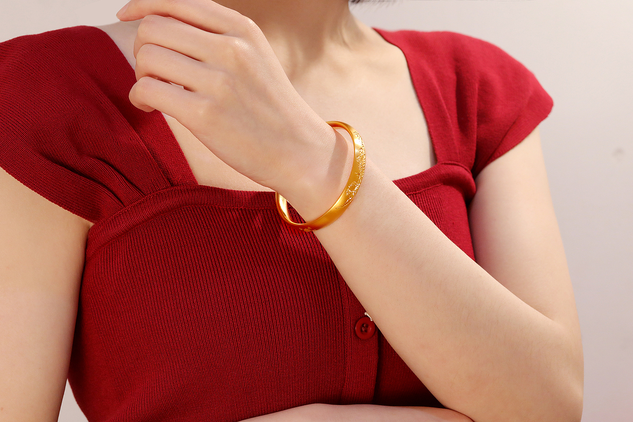 古法婚庆手镯佩戴（图ZMjQ3NTQyNzYw） - 宣传物料 - 站酷设计师吴葡萄原创素材 - 站酷ZCOOL