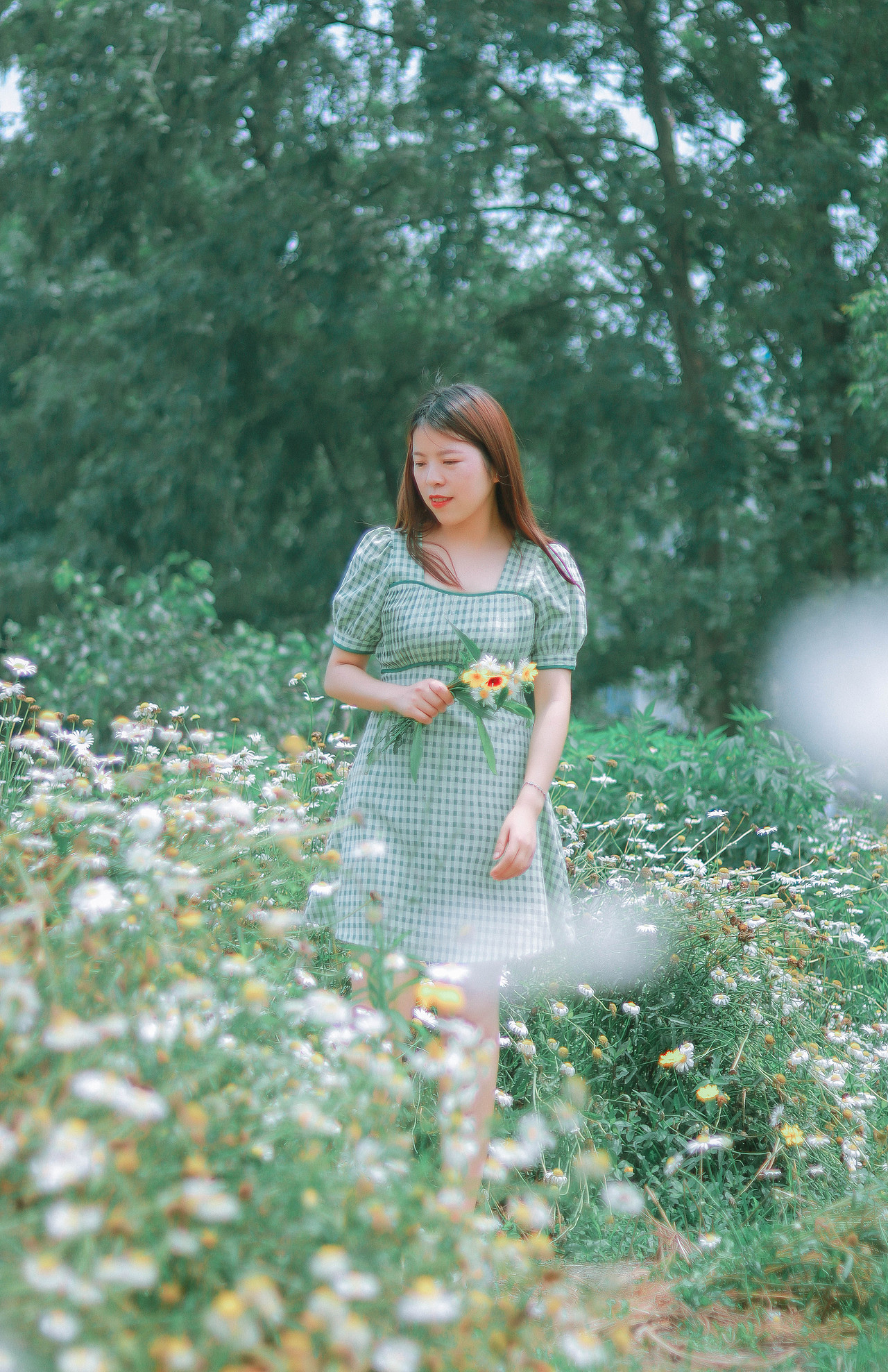 外景写真丨夏日·白云·安静的少女