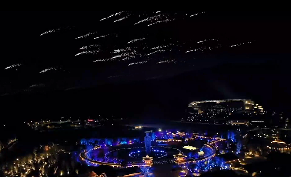 无锡拈花湾，（流星雨）冷焰火无人机（图ZMzE4NjEwNTMy） - 其他 - 站酷设计师空中亿象无人机原创素材 - 站酷ZCOOL