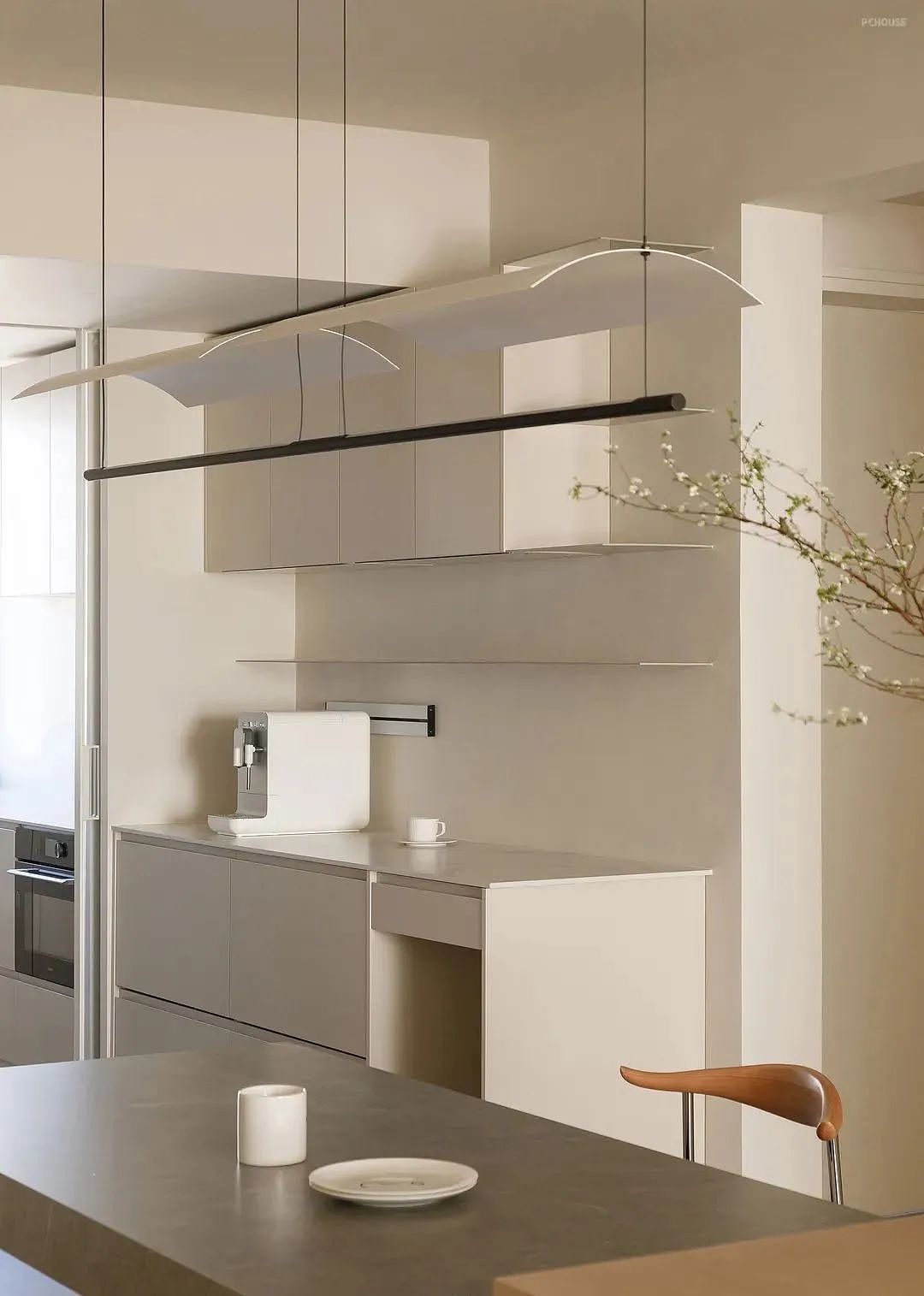 全屋大胆改色,奶油色搭配微水泥,改造后的效果太惊艳