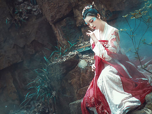 汉服-龙母（个人主页-ZNTYzMDQyNjg=） - 人像摄影 - 站酷设计师珞城原创素材 - 站酷ZCOOL