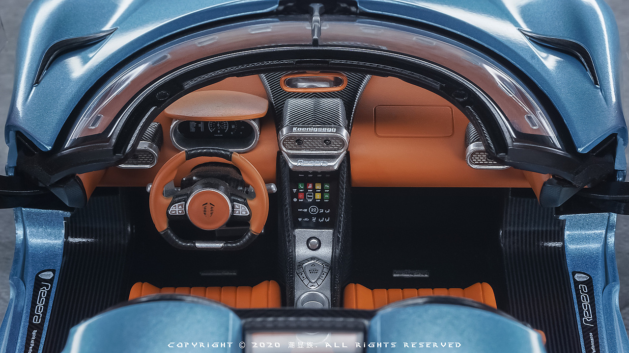 AUTOart 1:18 科尼塞格 Regera