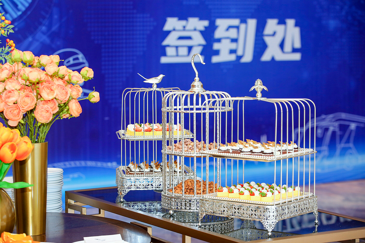 机场摆渡车活动（图ZMjc0NzY2MDUy） - 宣传物料 - 站酷设计师Er_J原创素材 - 站酷ZCOOL