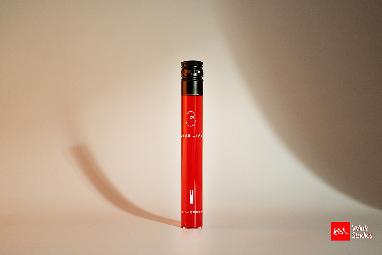 小支酒,暗调里的一缕灯