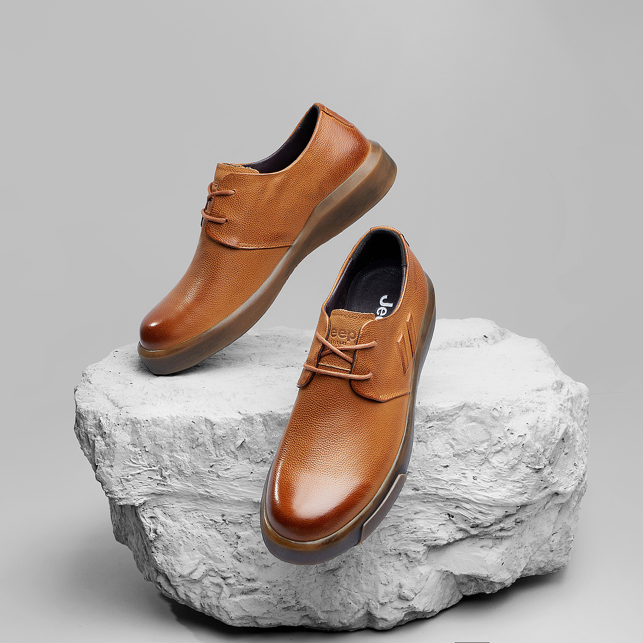 Jeep休闲鞋静物拍摄（图ZMzQwNjMxMTAw） - 产品摄影 - 站酷设计师木已MuYi原创素材 - 站酷ZCOOL