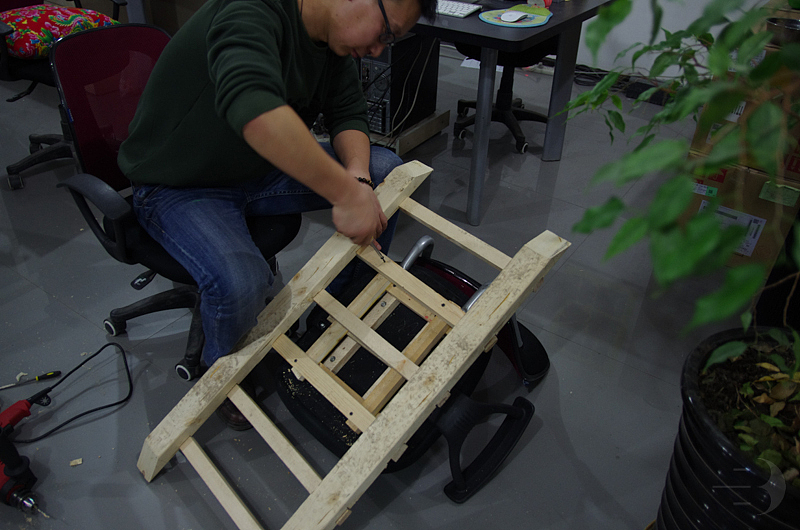 国产自主研发设计制造雪地轿跑DANTENG(蛋腾)R8 1.4T