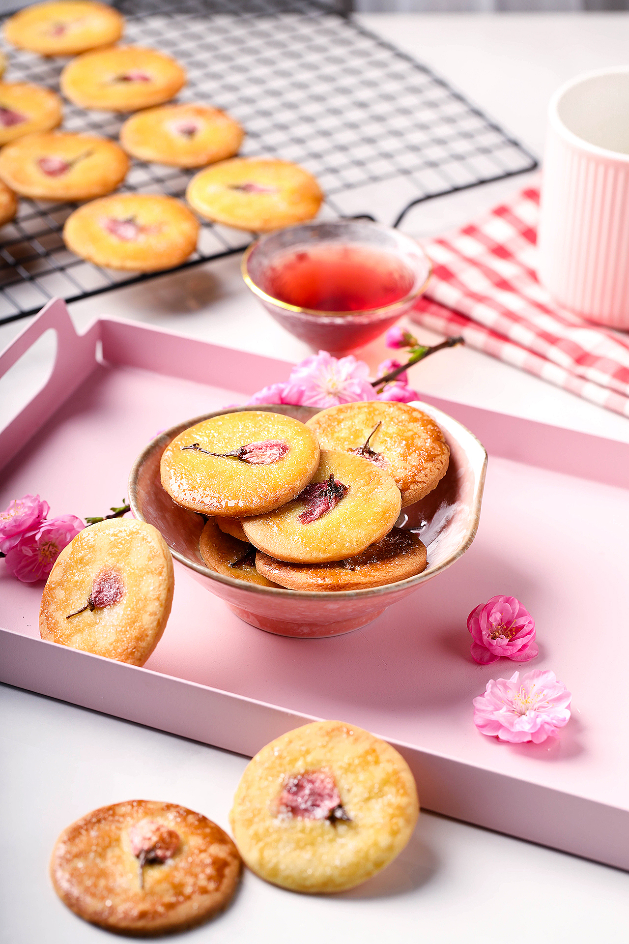 精致的下午茶 樱花饼干 温暖的季节