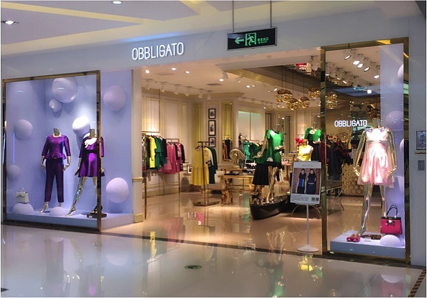 呼和浩特维多利对称封闭式橱窗海尔滨松雷封闭式大橱窗长春卓展开放式