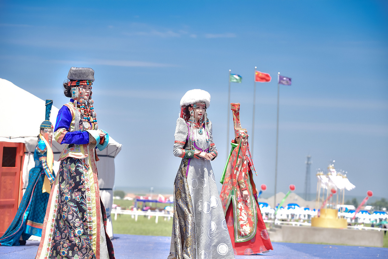 热情奔放的蒙古族庆祝2019中国草原蒙古马文化节