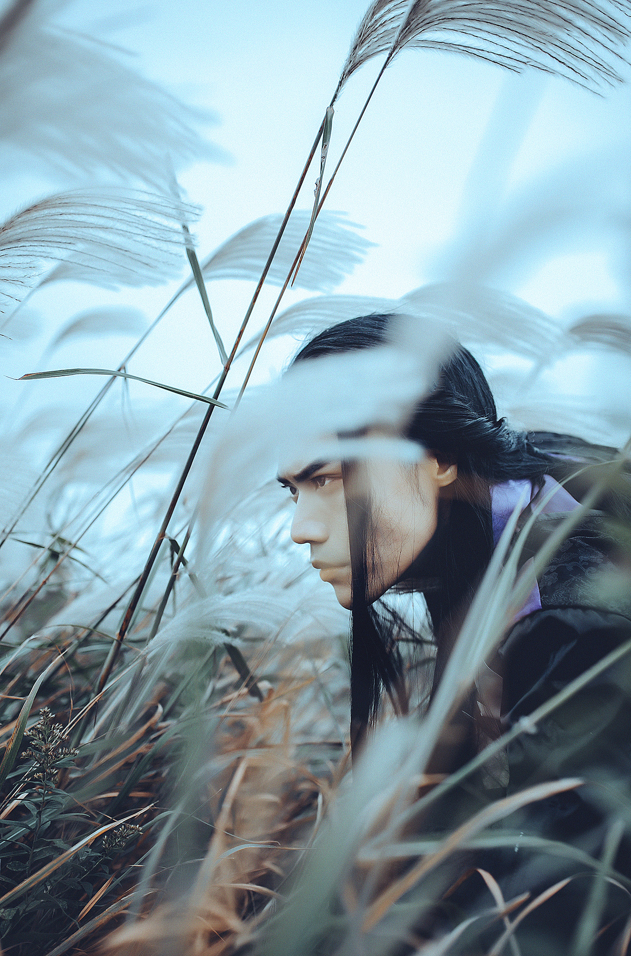 《玉面寄清容》