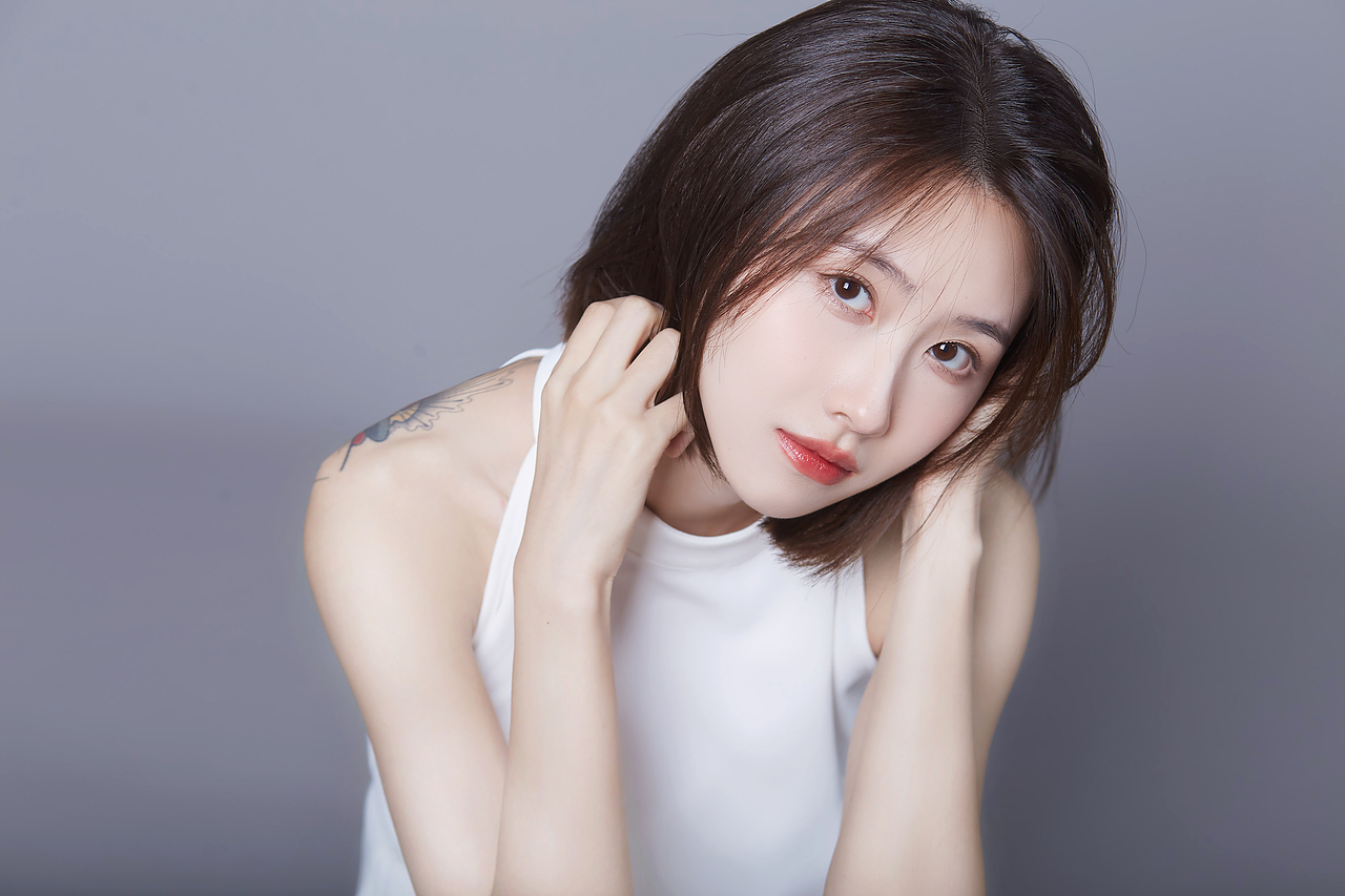 别轻易沦陷❄️清冷姐姐风，（图ZMjcxMDc4MzA4） - 人像摄影 - 站酷设计师白兔糖写真馆原创素材 - 站酷ZCOOL