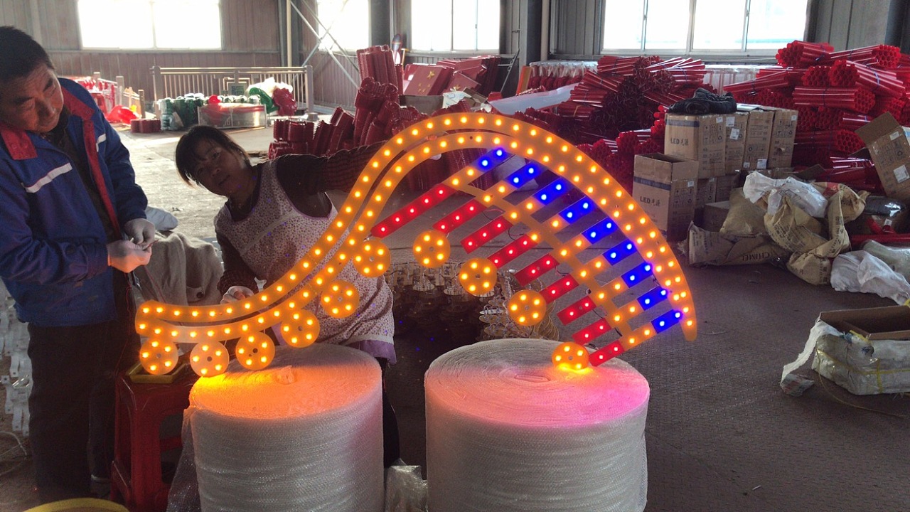 led穿孔造型灯路灯装饰世博光电生产厂家定做景观灯