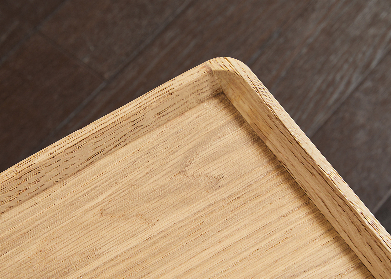 表面采用擦孔工艺/将原材料的天然气气孔原生态显现出来