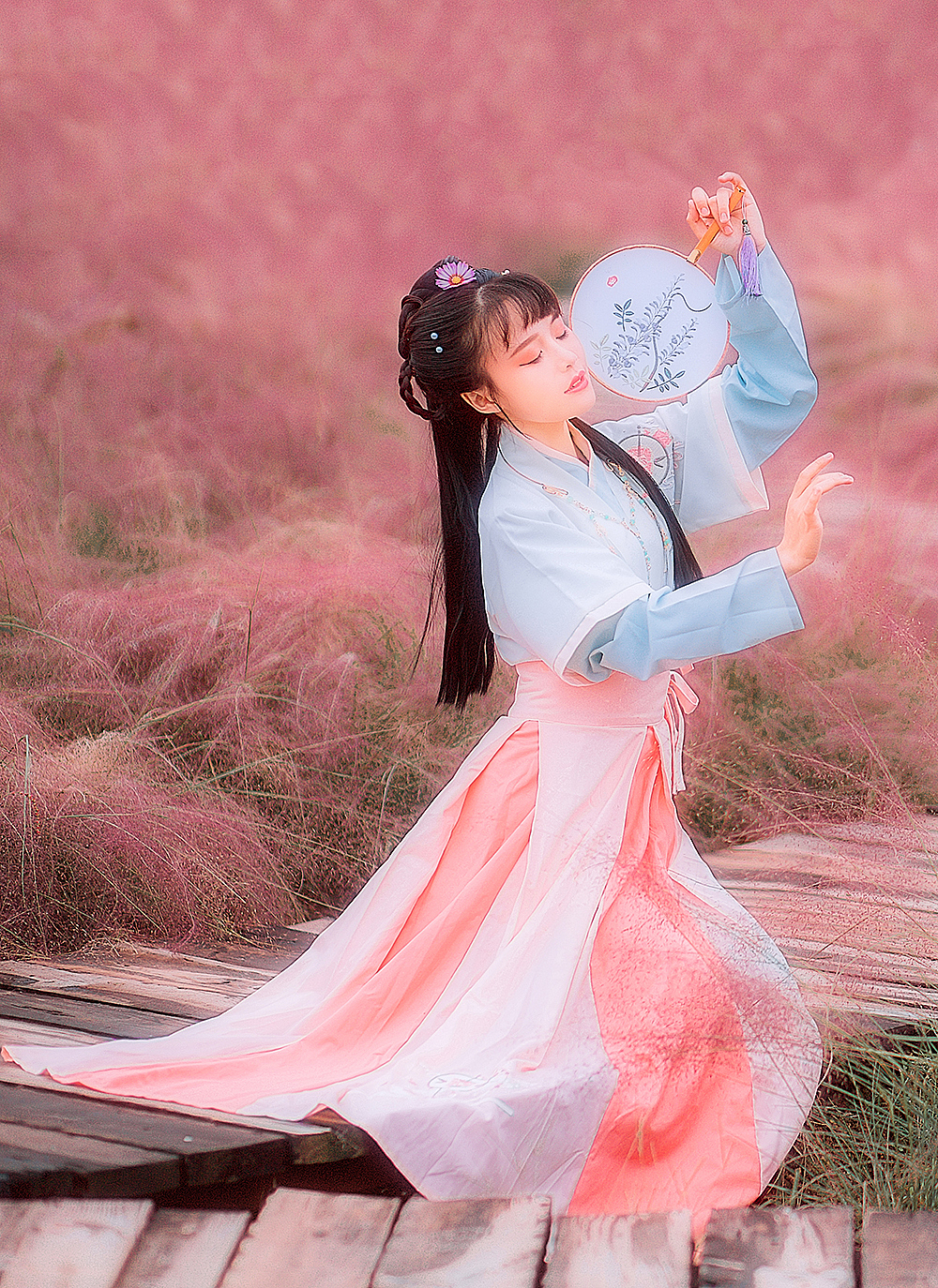 「-粉湮」（图ZMTAzNzI2Mjk2） - 人像摄影 - 站酷设计师格伞君_原创素材 - 站酷ZCOOL