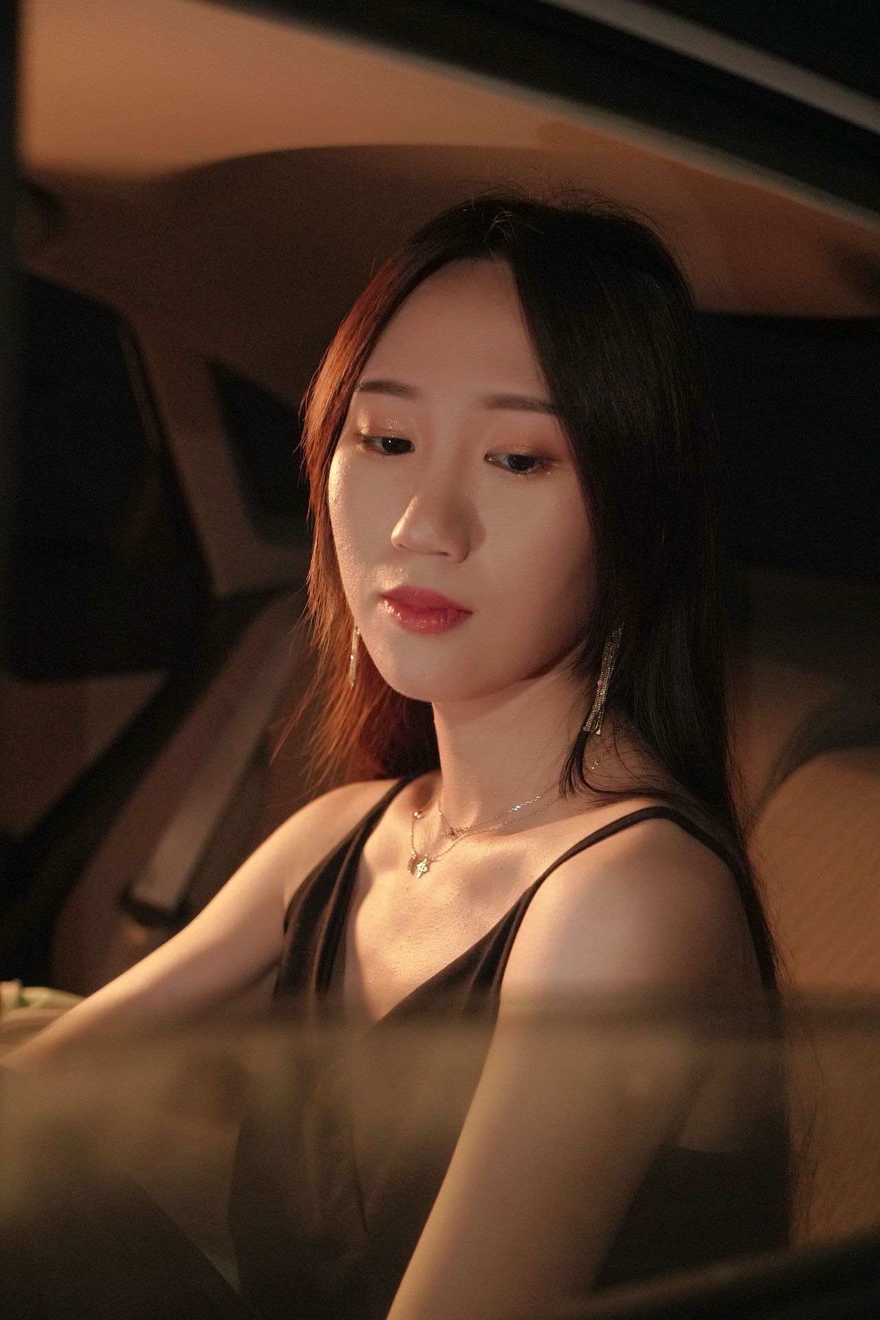 摄影作品《晚风》 夜景写真 约拍照片请私聊~（图ZMjcwMTIyNDEy） - 人像摄影 - 站酷设计师Z116750630原创素材 - 站酷ZCOOL