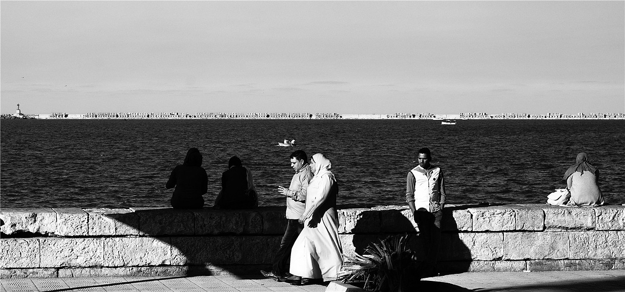 人与人（图ZMTEwNjY0NjYw） - 人文/纪实摄影 - 站酷设计师海和蓝原创素材 - 站酷ZCOOL