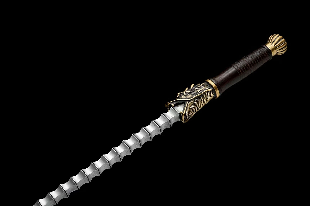 尉迟恭铜装龙吞钢鞭塔鞭全长93厘米刃长70厘米