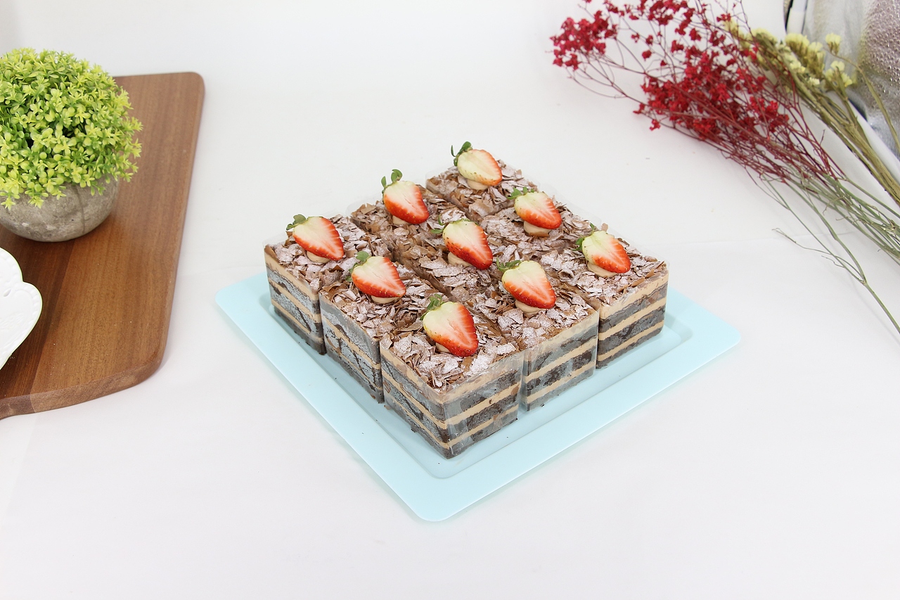 生日蛋糕-草莓森林圆舞曲（图ZNzcyODM4MDA=） - 产品摄影 - 站酷设计师我是kk原创素材 - 站酷ZCOOL