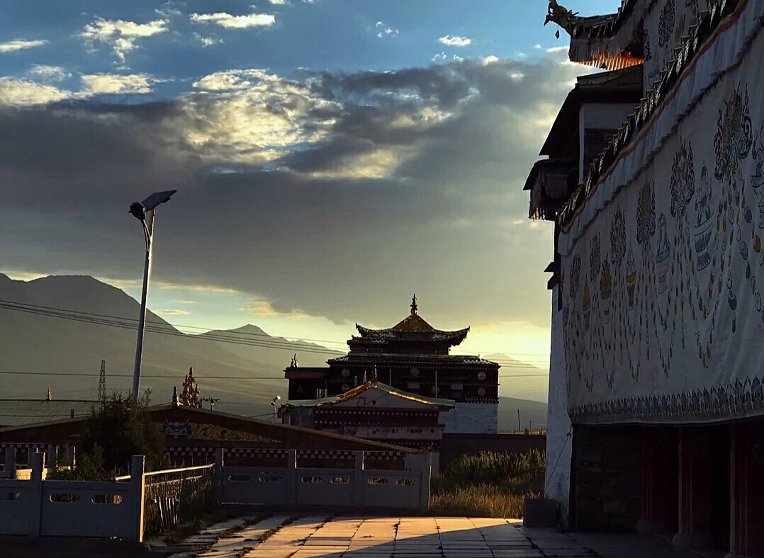 西藏有哪些值得一看的建筑？ - 知乎