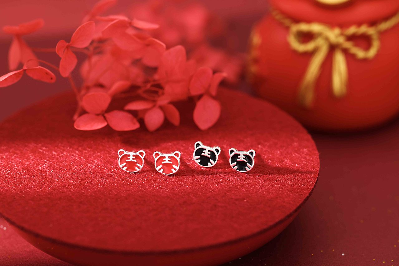 虎年饰品银饰品项链新年手链首饰拍摄电商静物产品拍照