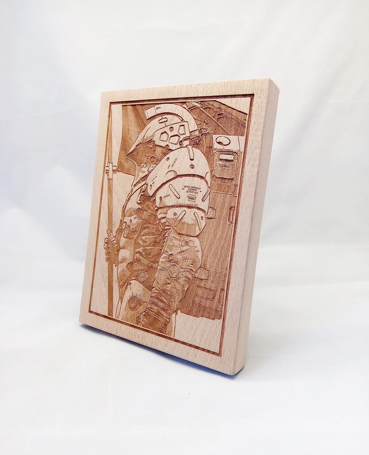 小岛秀夫工作室logo全身像激光雕刻画