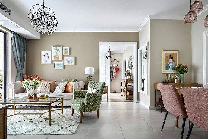 诉你:为了减轻顾客的负担,西安塞纳春天互联网装修采用线上了解,线下体验的模式,极大的节约了业主的时间。在线上可以选择各种主材搭配、施工项目、工程报价、服务细则,最新活动等,业主对装修心中有数,然后可以到西安塞纳春天互联网装修线下体验馆直接体验,线下的实体体验间完全做到所见即所得的模式,体验间可以一比一完全复制到业主家,极大便捷了装修。157-2197-6223