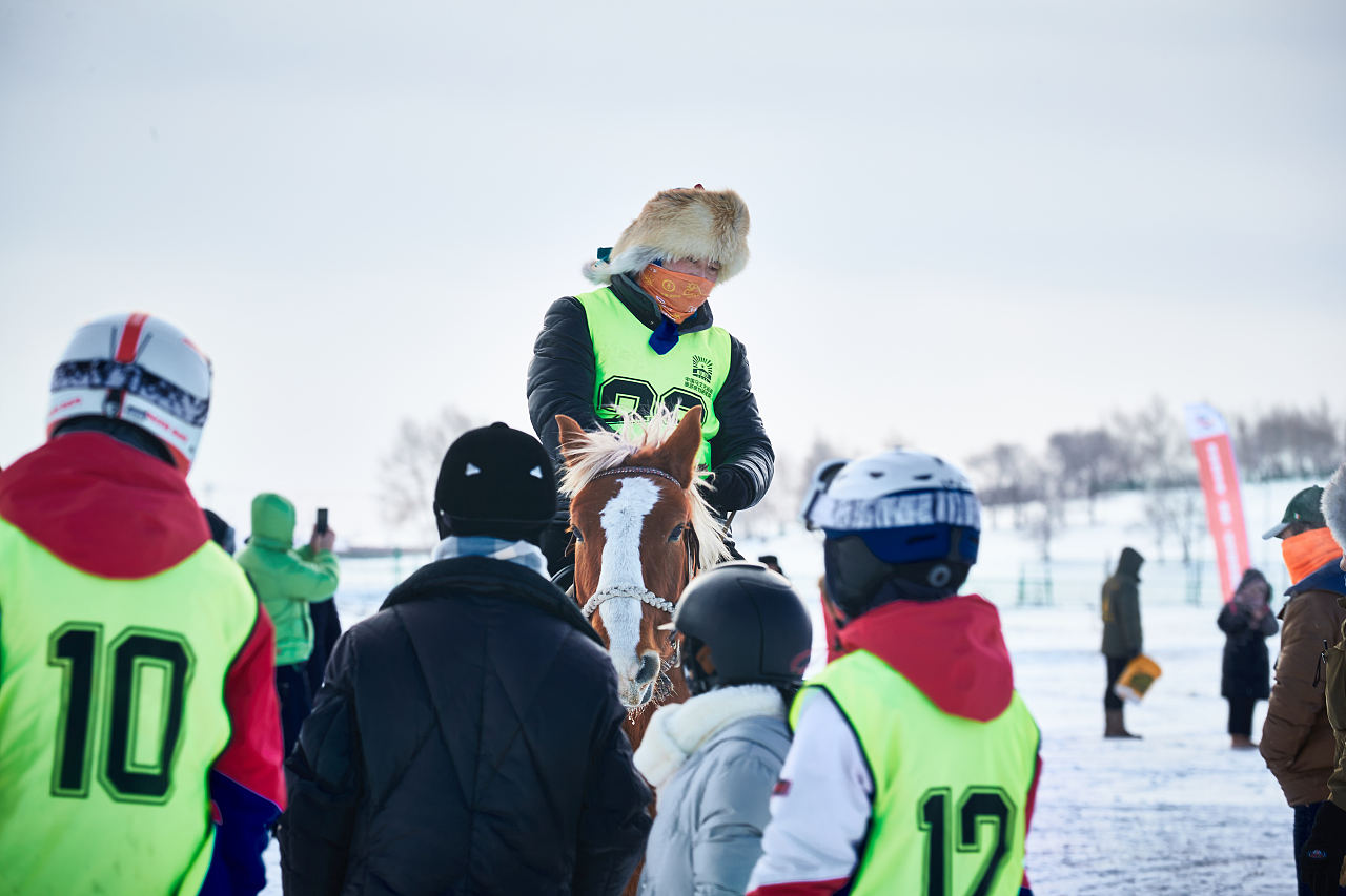 沽源天鹅湖马术比赛 冰雪的魅力