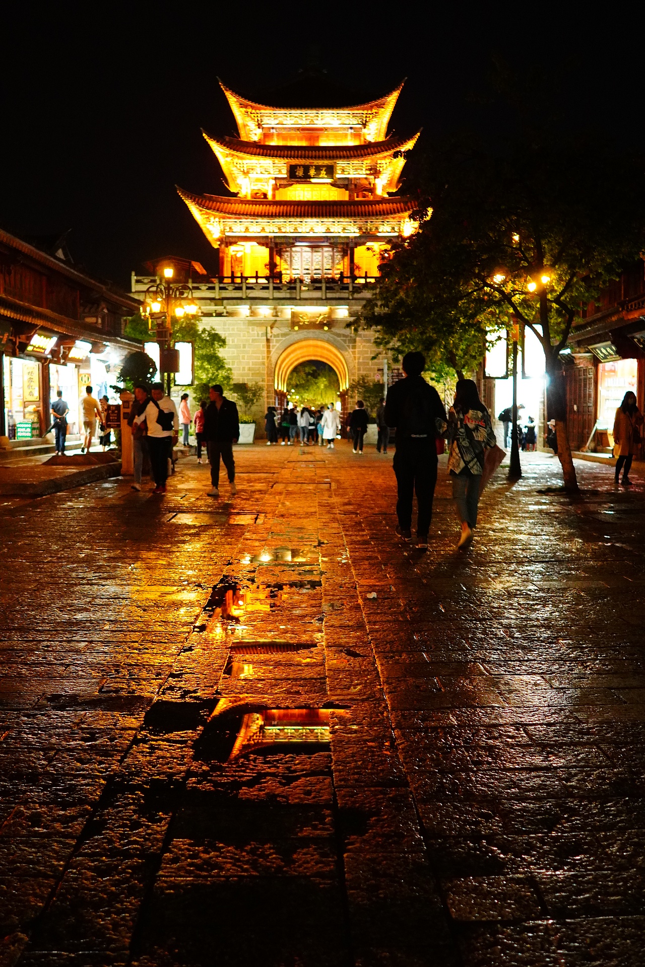 雨后的大理古镇（图ZMjA2NzA1MTQ4） - 人文/纪实摄影 - 站酷设计师不会游泳的马小鱼原创素材 - 站酷ZCOOL