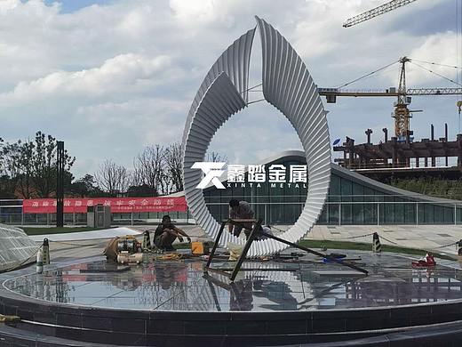 手工锻造不锈钢雕塑加工基地 广场景观双曲面金属摆件