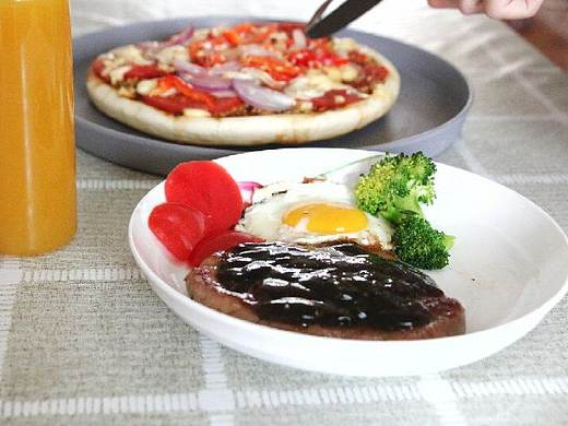 自作牛排披薩（個人主頁-ZNDI5ODkwMTY=） - 產(chǎn)品攝影 - 站酷設(shè)計師小七是我原創(chuàng)素材 - 站酷ZCOOL