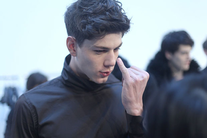 关于杨飞-发型推荐