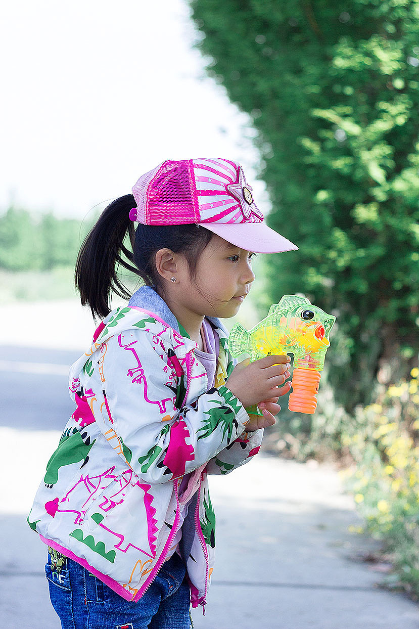 小朋友的明媚春日