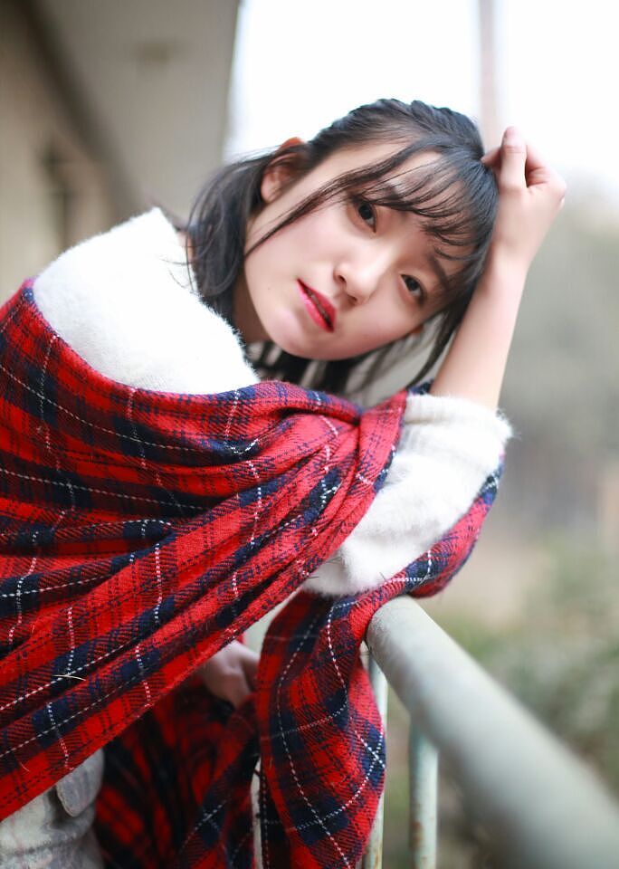 冬日蔷薇（图ZNDMxNDkwMTI=） - 人像摄影 - 站酷设计师蒜糖MOMO原创素材 - 站酷ZCOOL