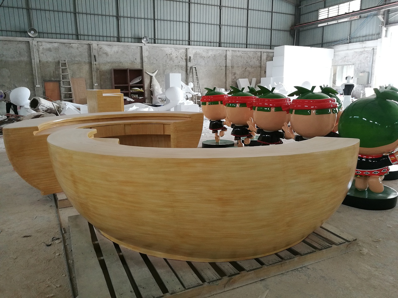 来图定制玻璃钢仿木收银台雕塑酒店大堂前台模型雕塑（图ZMjUwNzM1MTUy） - 雕塑 - 站酷设计师满天下艺术雕塑原创素材 - 站酷ZCOOL