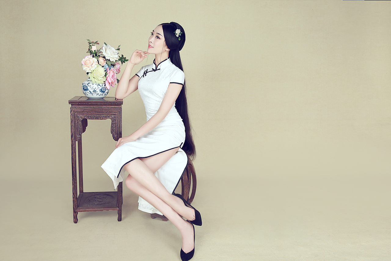 旗袍系列-花语。（图ZMTE3OTM3NzQ4） - 人像摄影 - 站酷设计师拍照的木头原创素材 - 站酷ZCOOL