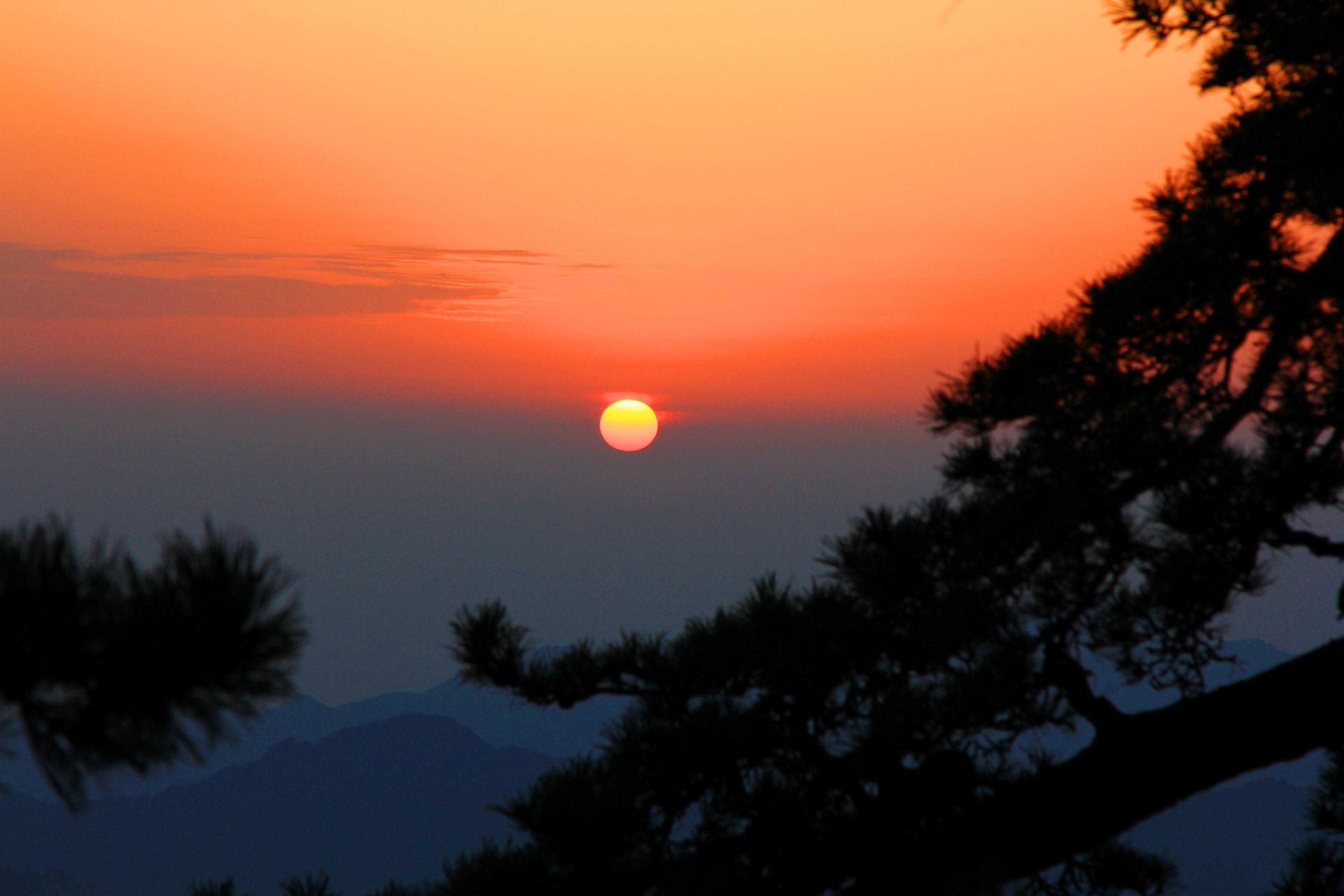 爬华山拍的日出