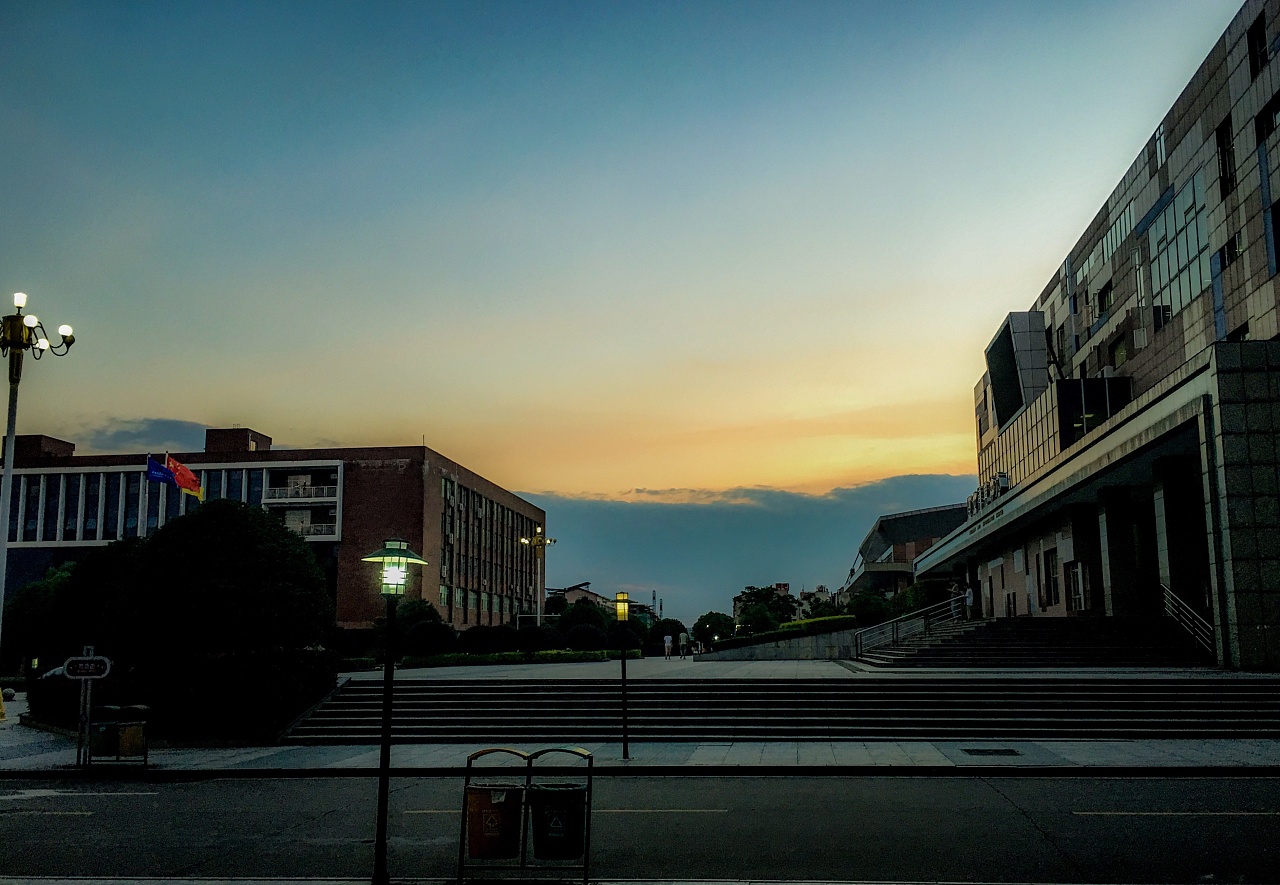 夏天·傍晚|摄影|环境/建筑|拾遗v - 原创作品 - 站酷 (zcool)