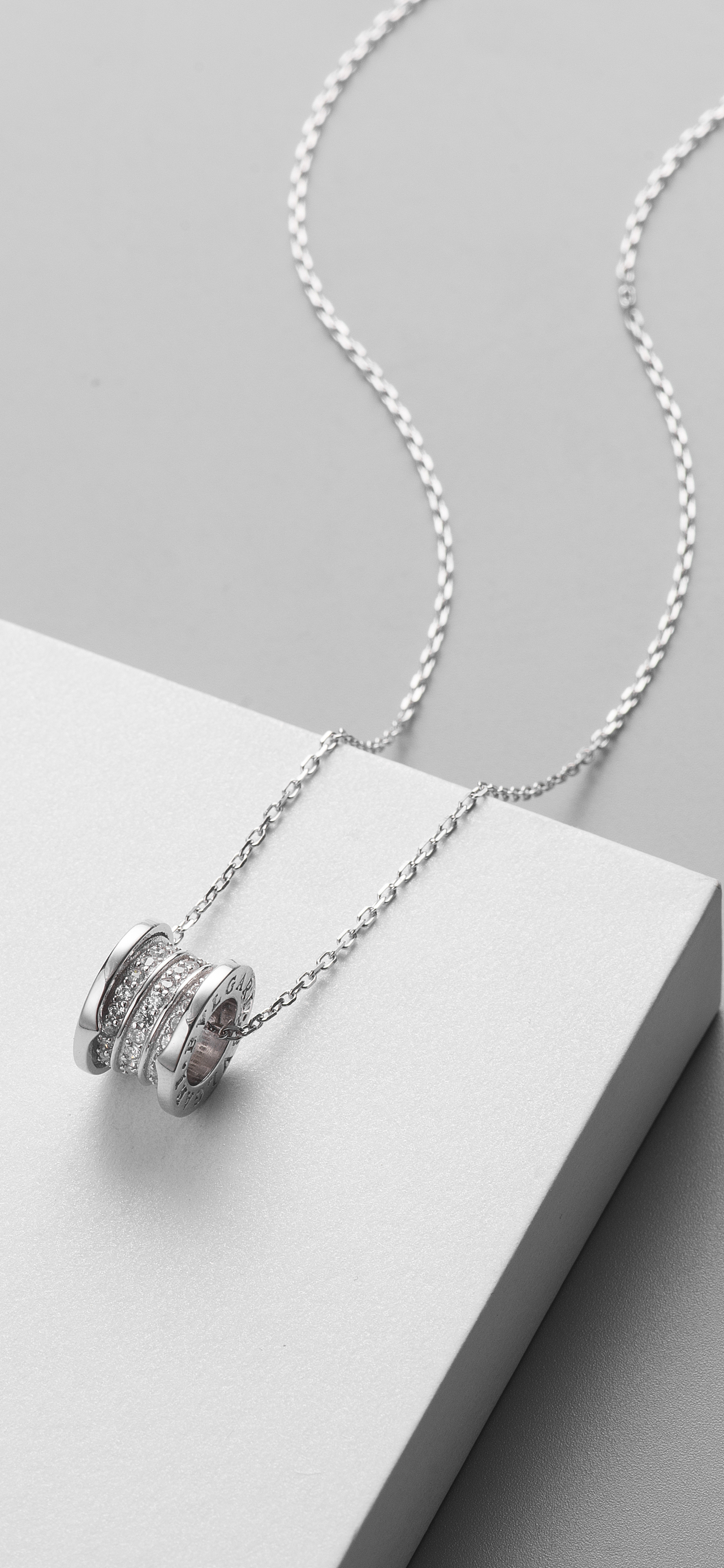 吊坠拍摄（图ZMTczNjU2ODU2） - 产品摄影 - 站酷设计师卡卡LIC原创素材 - 站酷ZCOOL