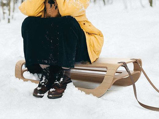 Slē胶合板雪橇是为所有年龄和耐用