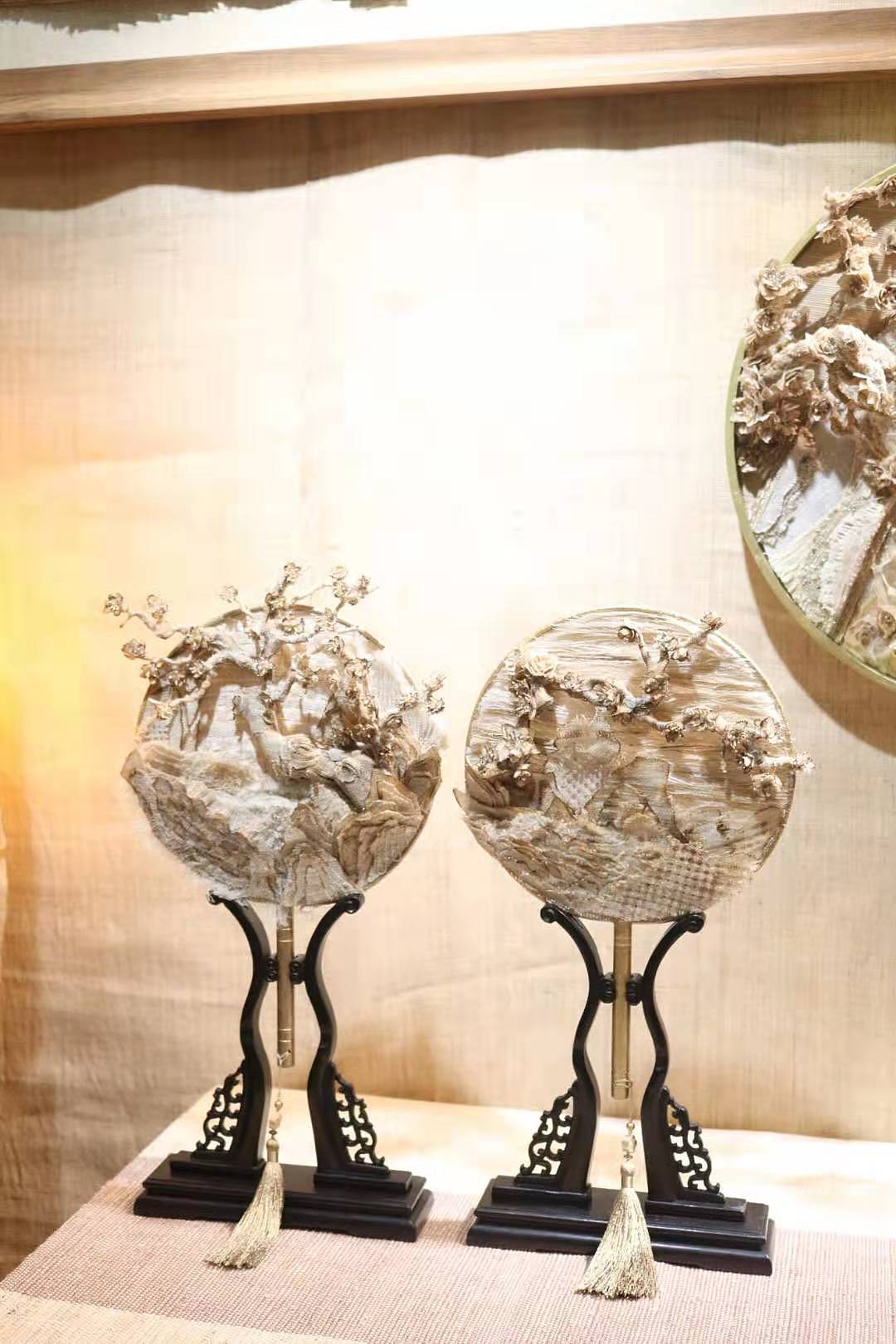 《桃缘溪锦》——夏布创意装饰设计（图ZMTY3MjczMTI0） - 其他手工艺 - 站酷设计师金幅蓉原创素材 - 站酷ZCOOL