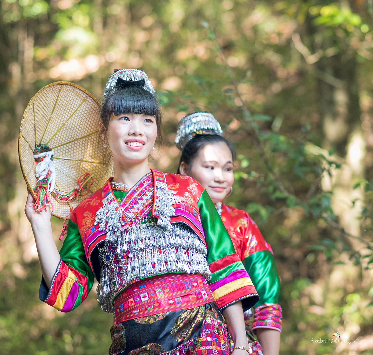 哀牢山上的花腰傣少女