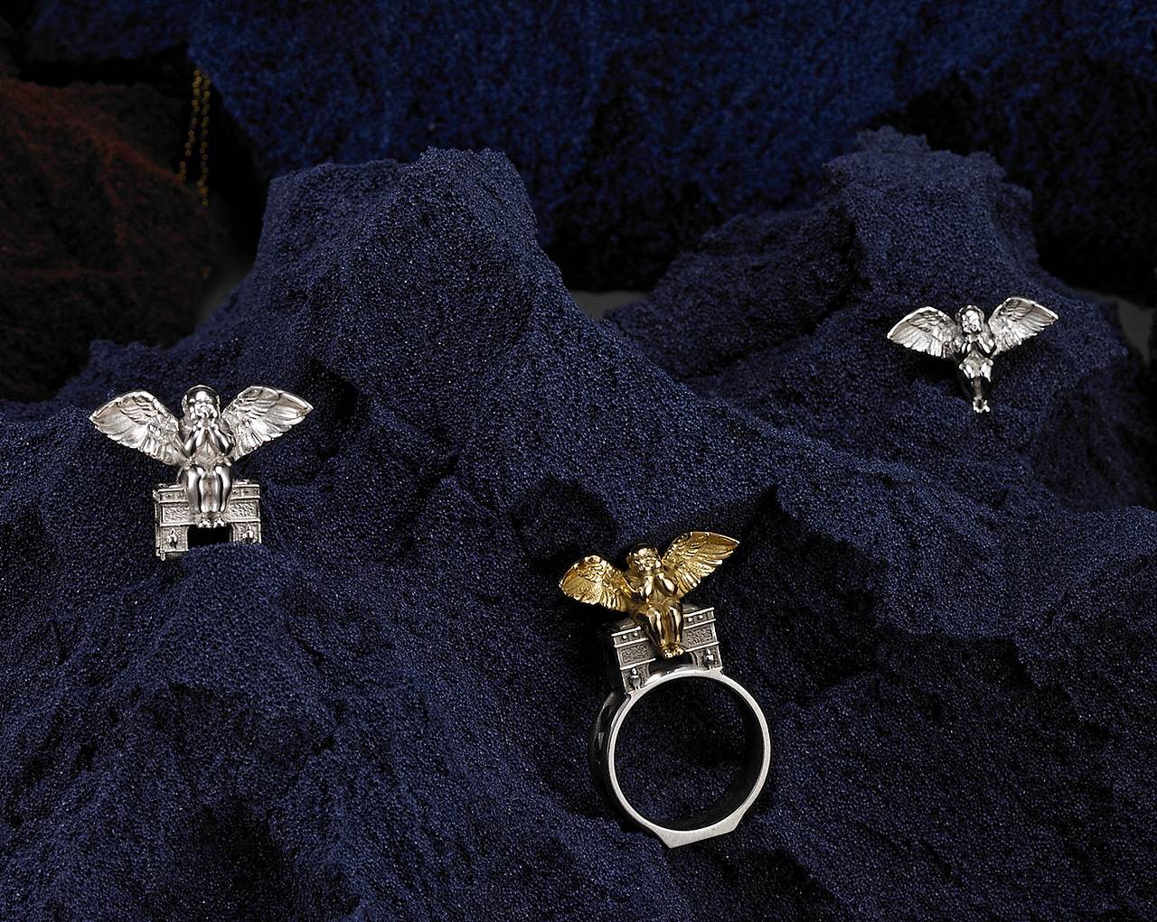 X+Q 与TOURNAIRE合作款首饰大片拍摄