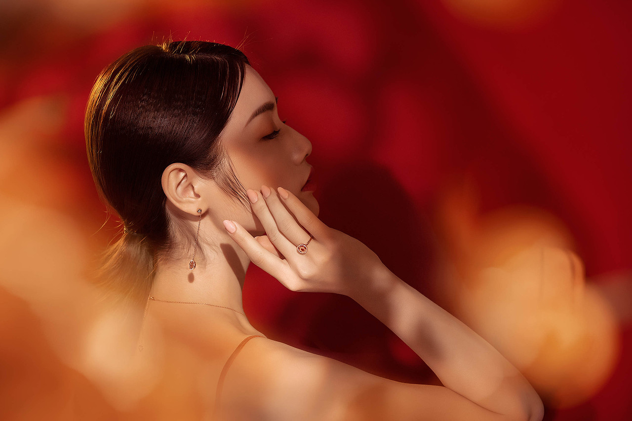 萃华宫系列品牌形象珠宝模特佩戴图