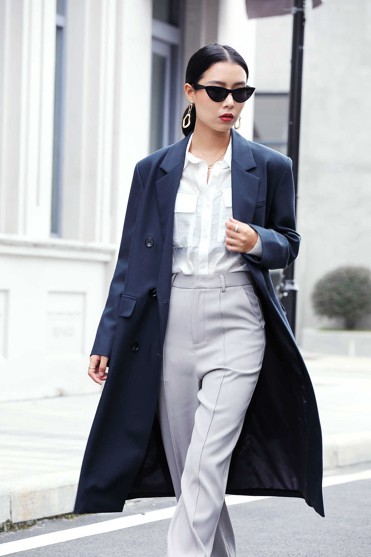 广州金也摄影｜中国模特女装秋冬款外套拍摄，电商淘宝（图ZMjY0MDc4MjIw） - 人像摄影 - 站酷设计师摄影师SamKing原创素材 - 站酷ZCOOL